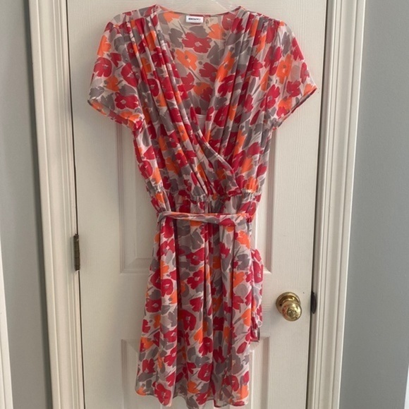 DKNYC Dresses & Skirts - Beautiful DKNYC flower dress.